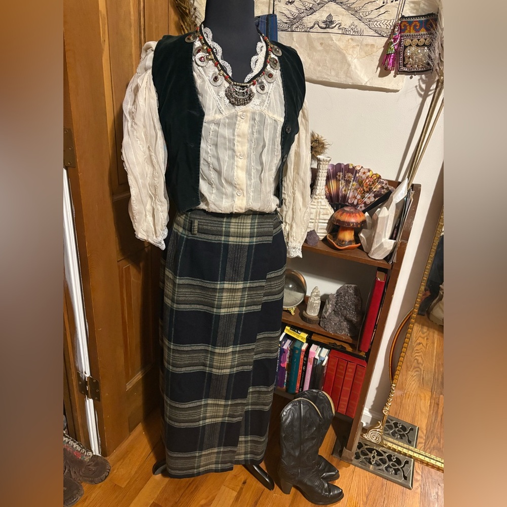 Eddie Bauer Wool Plaid Green Blue Gray Wrap Skirt Size 6